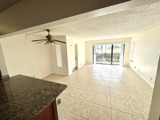 Foto del edificio - 1119 Green Pine Blvd