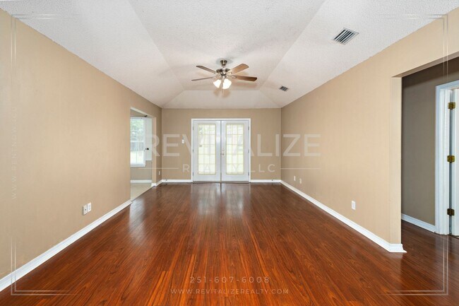 Foto del edificio - Stunning 4 Bed 2 Bath Home in West Mobile!
