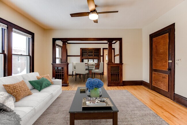 Foto del edificio - 3029 Holmes Avenue