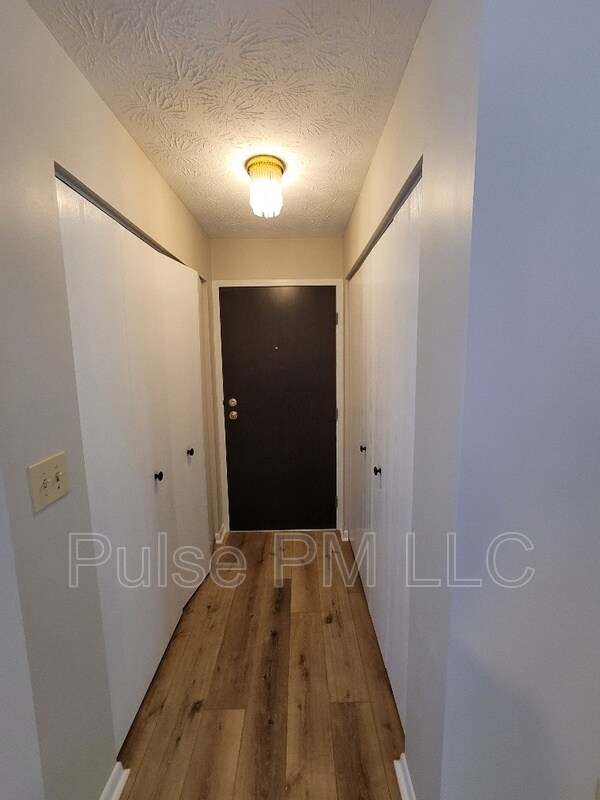 Foto del edificio - 18 Woodland Hills Dr