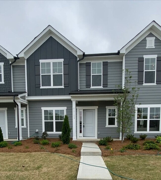 Well Maintained 3BR/2.5BA Townhouse in Pringle Townes; Available July 10 - Well Maintained 3BR/2.5BA Townhouse in Pringle Townes; Available July 10
