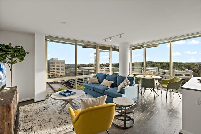 Foto del edificio - 8520 Tyco Rd