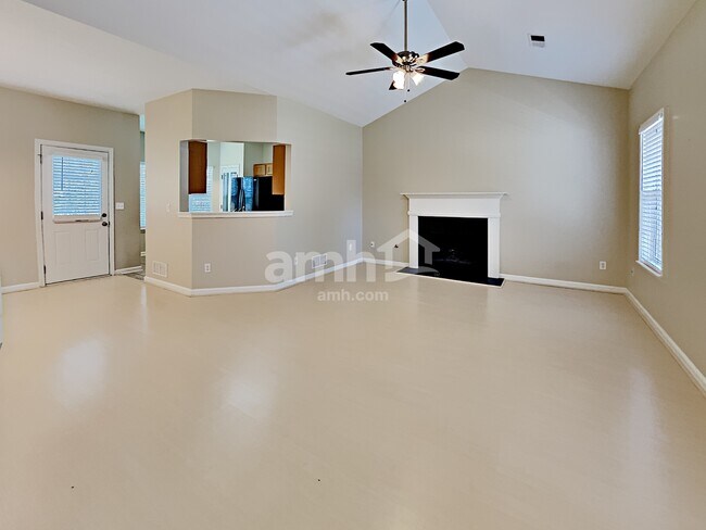 Foto del edificio - 2756 Lake Park Ridge W