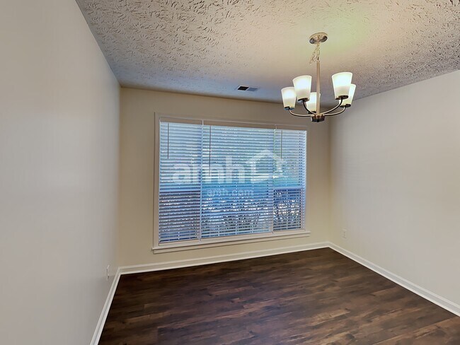 Foto del edificio - 7003 Woodfield Way