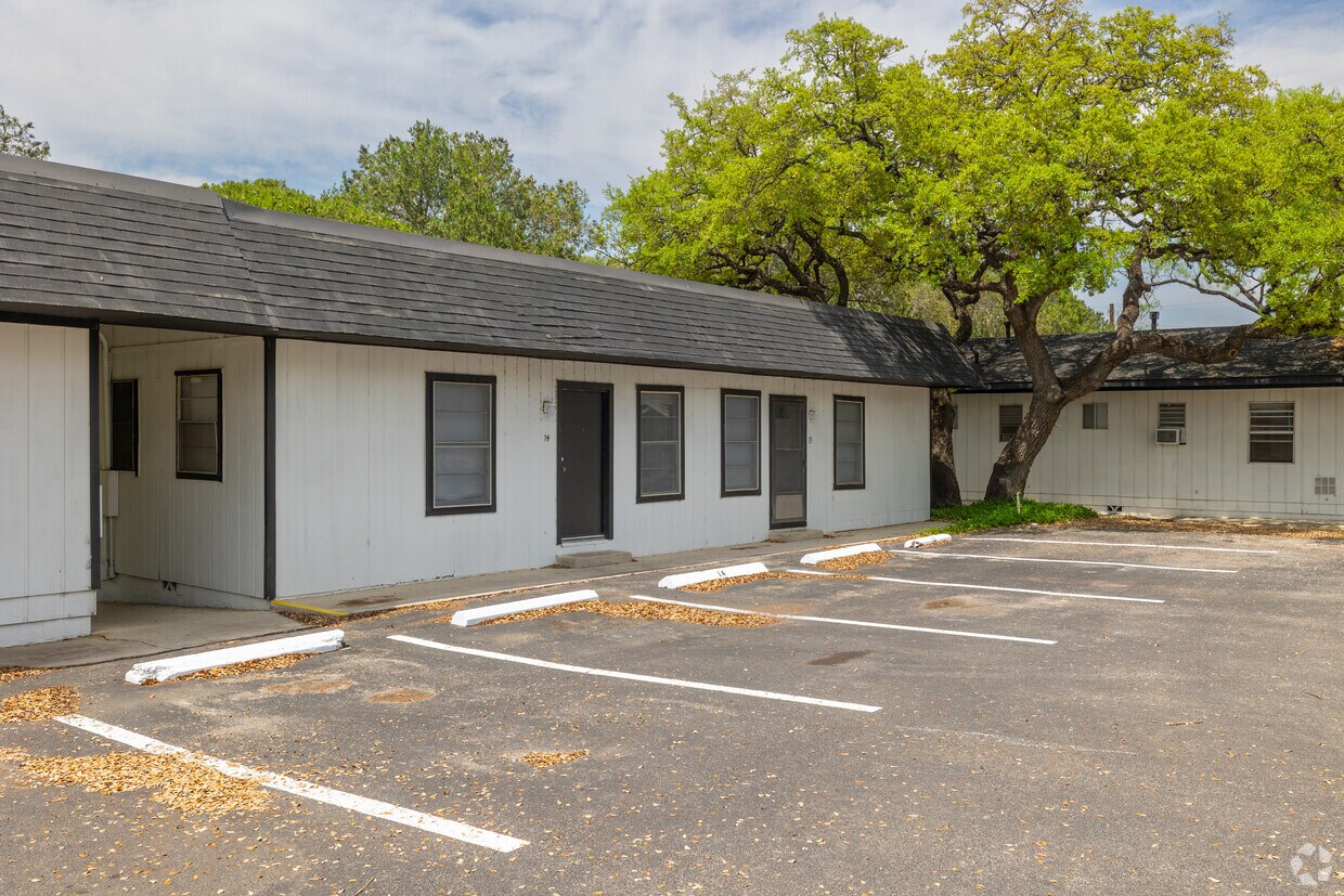 Primary Photo - The LUX Riverside