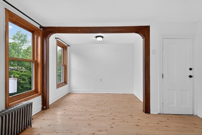 Building Photo - 232.5 6th St
