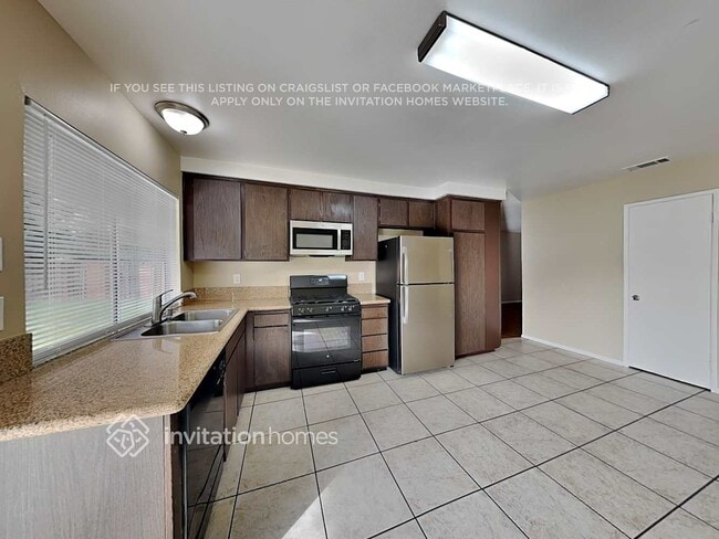 Foto del edificio - 271 Glenmont Ct