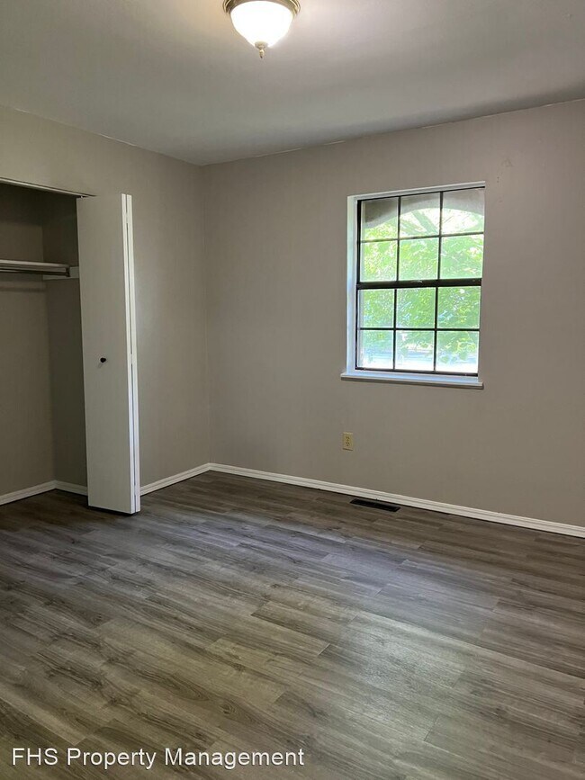 Building Photo - 3 br, 2 bath House - 1576 E Walnut Lawn