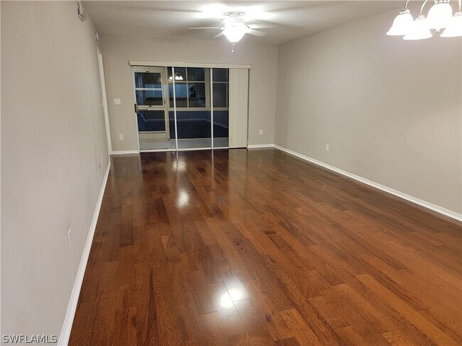 Building Photo - 5790 Woodmere Lake Cir