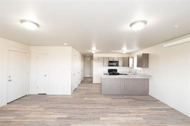 Building Photo - 6327 N Freedom Rd