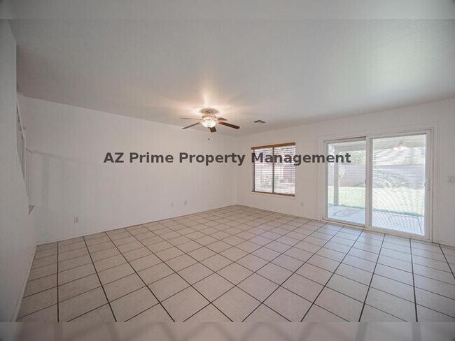 Building Photo - 11595 W Holly St