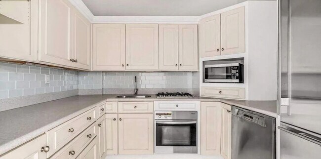 Foto del edificio - 3 E 9th St