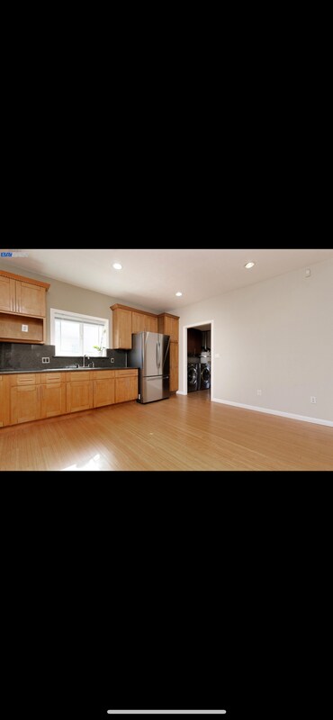 Foto del edificio - 9315 Hillside St