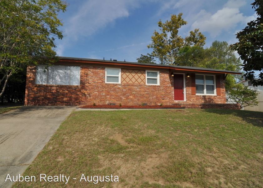 Primary Photo - 2707 Lumpkin Rd