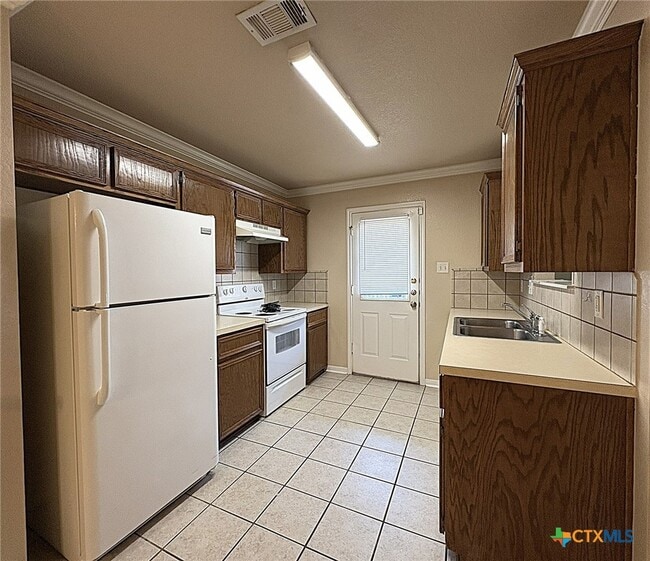 Building Photo - 1412 Van Zanten Ct