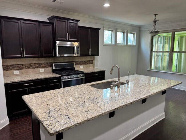 Building Photo - 760 Grove Valley Dr