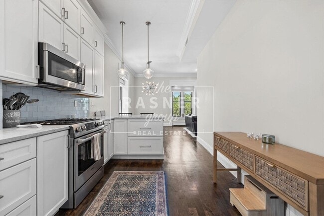 Foto del edificio - 366 W Broadway