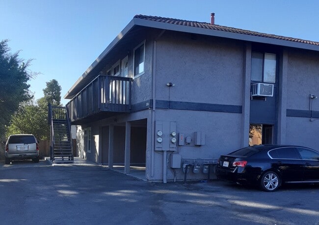 Building Photo - 1106 Eureka Ln