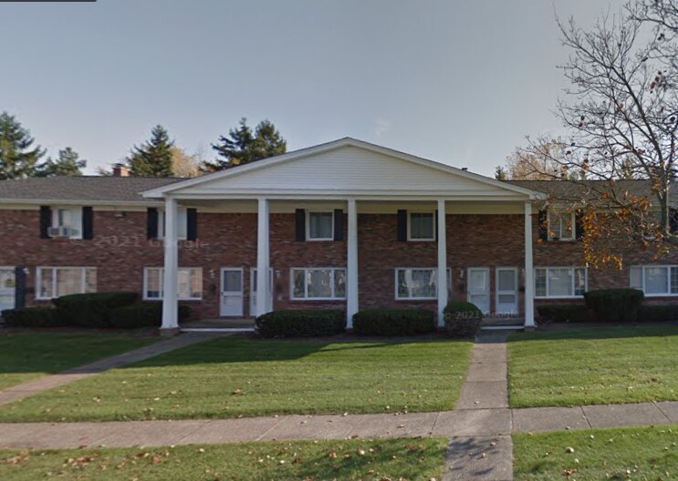 29 Oakridge Dr, West Seneca, NY 14224 Townhome Rentals in West Seneca NY