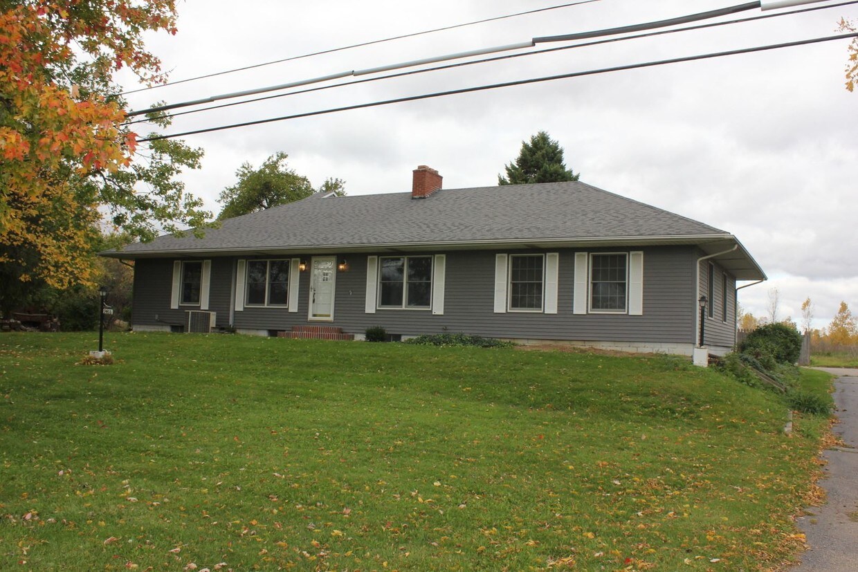 9466 Miller Rd, Swartz Creek, MI 48473 House Rental in Swartz Creek, MI