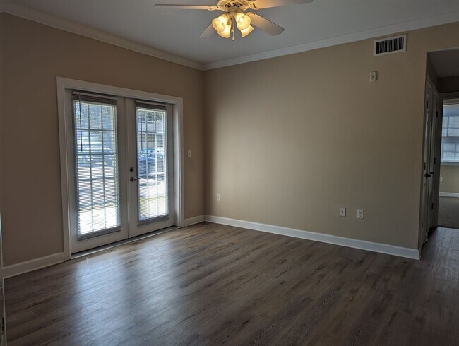 Building Photo - Beautiful One Bedroom Apartment in Fort Walton Beach!