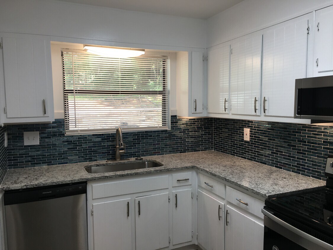 Kitchen completely renovated - 3827 Moran Way