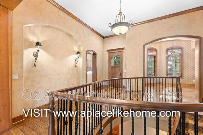 Building Photo - 16690 Country Club Dr