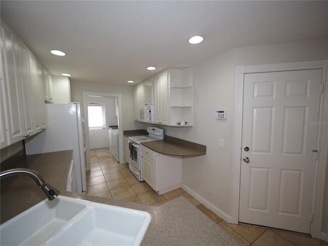 Building Photo - 1553 Napoli Dr W