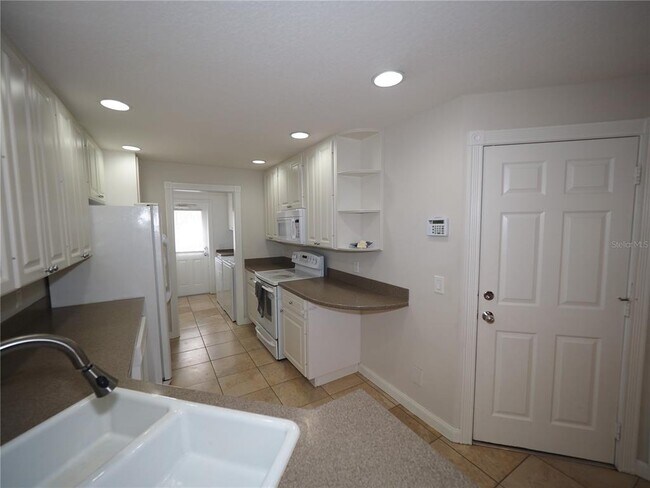 Foto del edificio - 1553 Napoli Dr W