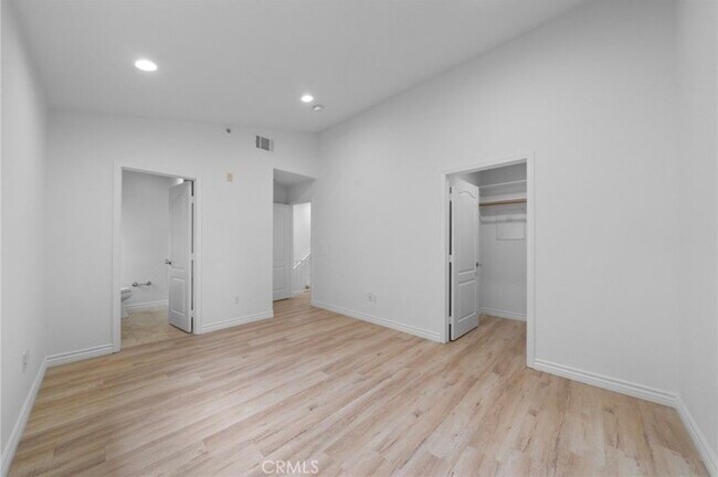 Foto del edificio - 1133 S Hoover St