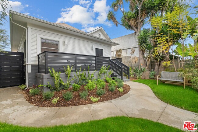 Foto del edificio - 961 Marco Pl