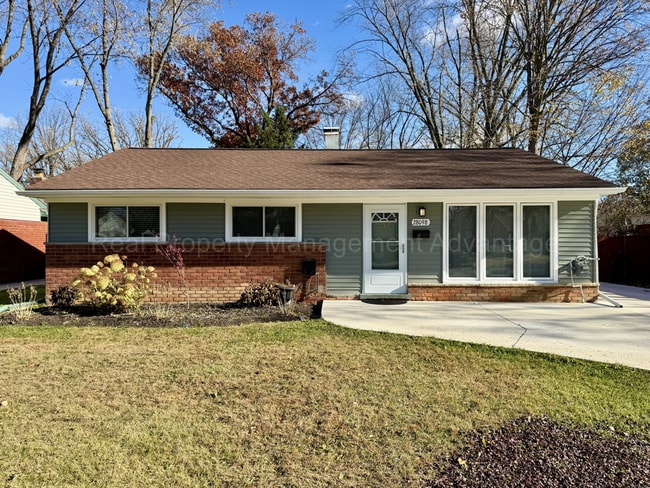 Building Photo - Updated and Beautifully Maintained 3-Bedroom Ranch Minutes from Downtown Berkley!