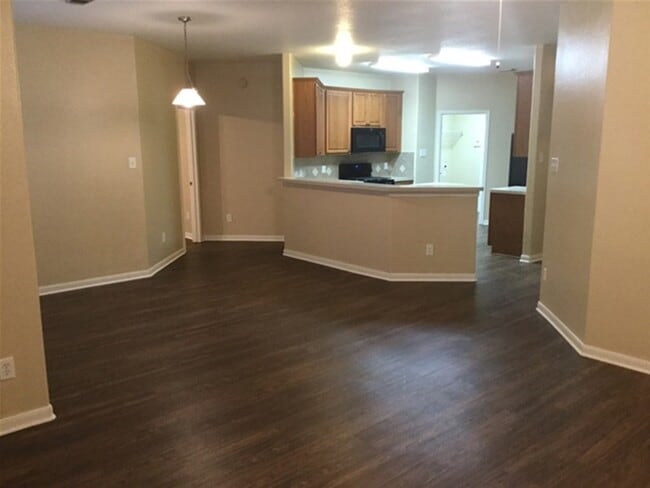 Building Photo - 23511 Hidden Maple Dr