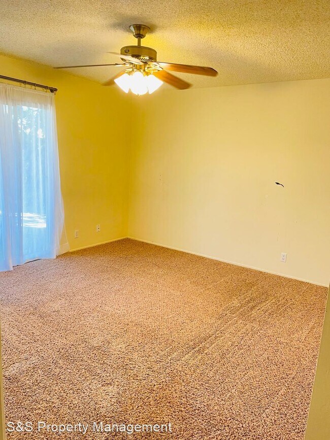 Building Photo - 4 br, 2 bath House - 4940 Dewey Dr.
