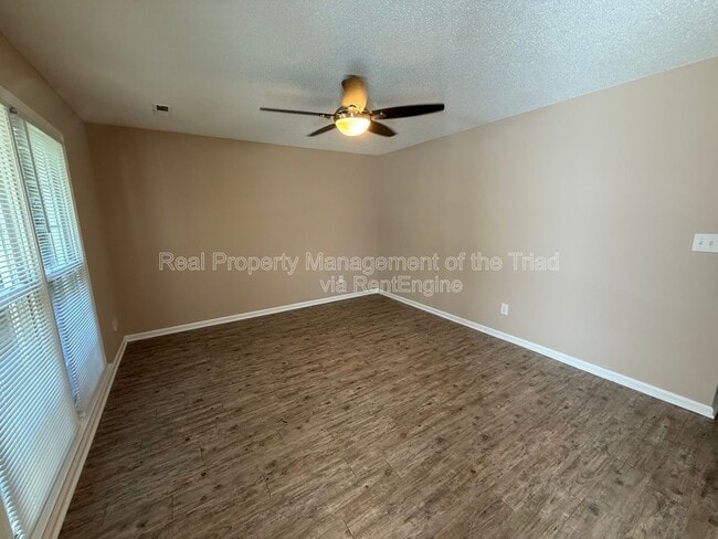 Foto del edificio - 4005 Sassafras Ct