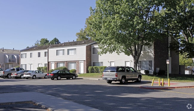 Foto del edificio - The Crossing Apartment Homes