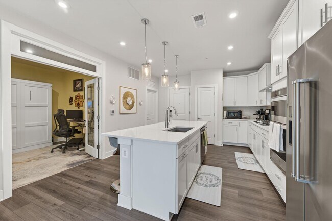 Building Photo - 102 St Ives Pl