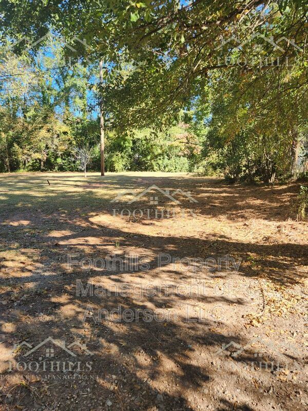 Building Photo - 414-416 Jeb Stuart Ave