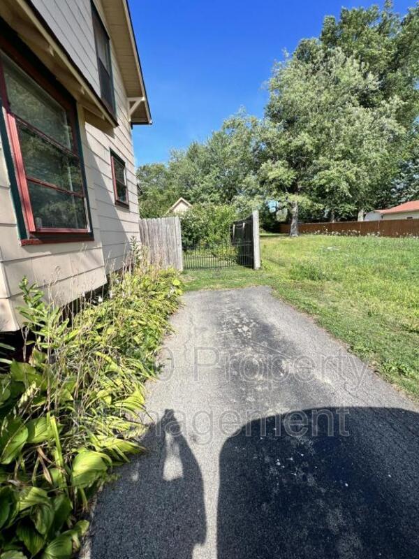 Foto del edificio - 355 Bonnie Brae Ave SE