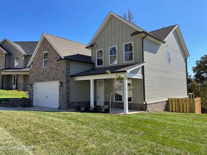 Foto principal - Welcome Home! This North Knox 4/2 is a MUS...