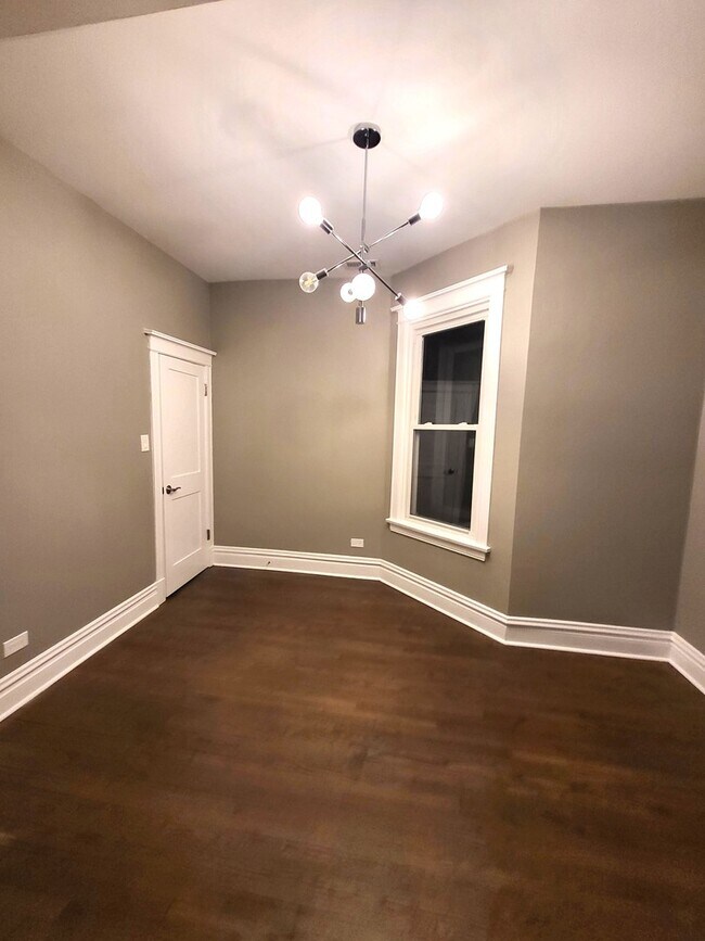 Foto del edificio - 3617 W Diversey Ave