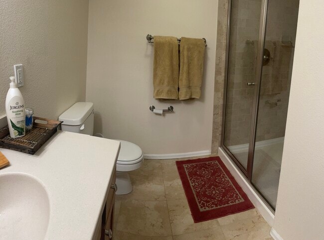 Baño con ducha grande - 5355 Sage Brush Dr