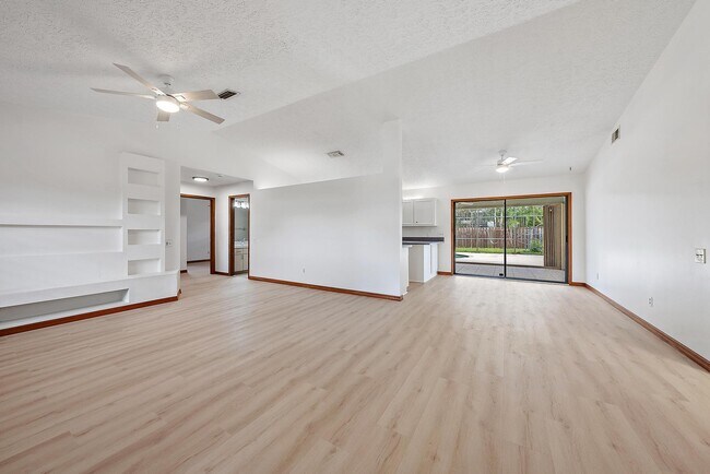 Building Photo - 489 SE Evergreen Terrace