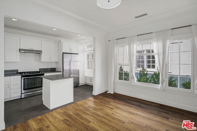 Building Photo - 451 N Orange Grove Ave