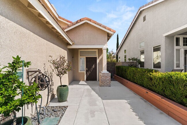 Foto del edificio - Beautiful 2 Story Home