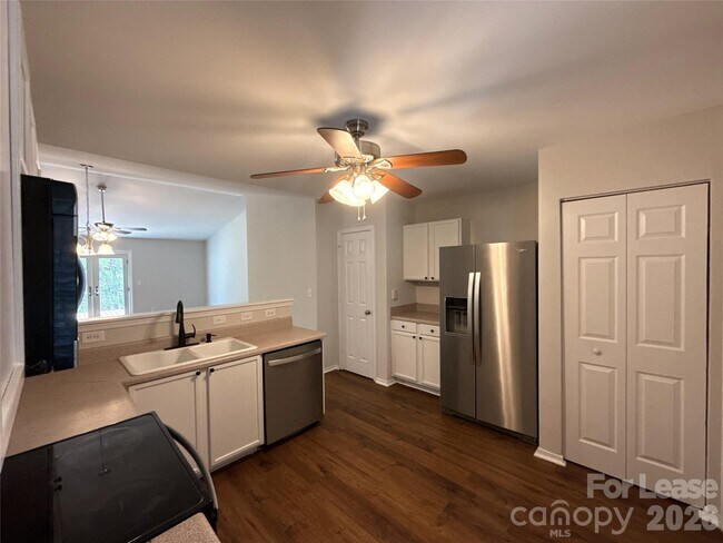 Foto del edificio - 15732 Circlegreen Dr