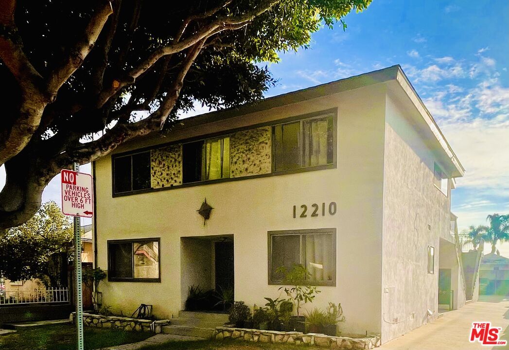 Foto principal - 12210 Birch Ave