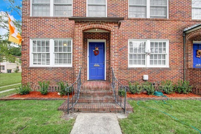 Building Photo - 2781 Riverside Ave