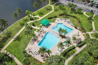 Building Photo - 18151 NE 31st Ct