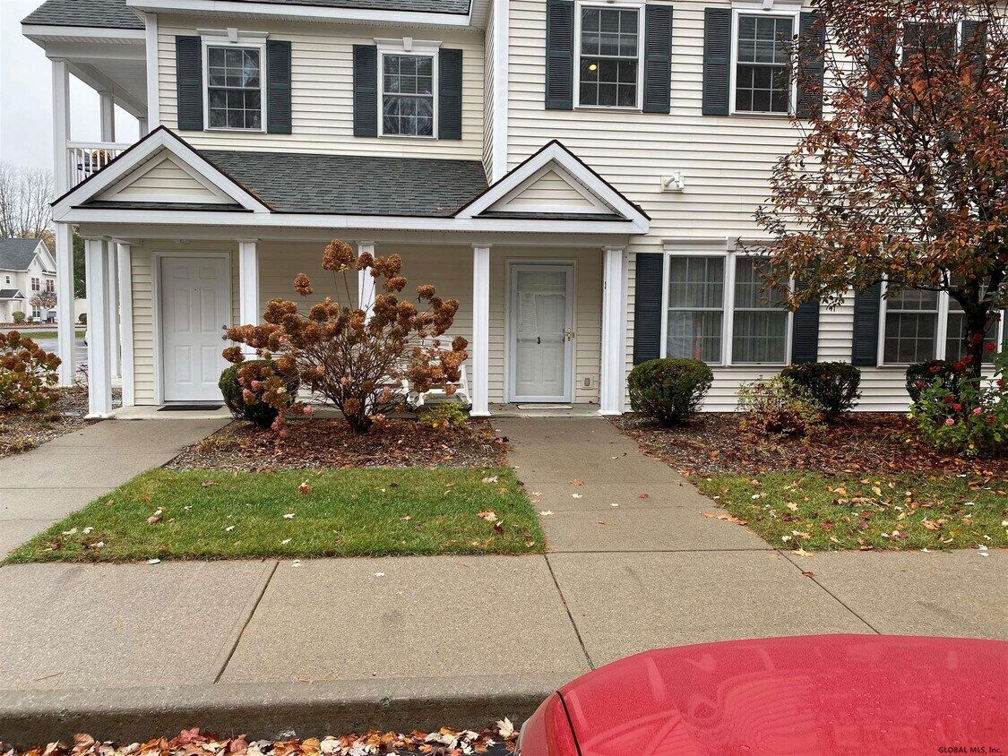 Primary Photo - 14 Ellis Ave